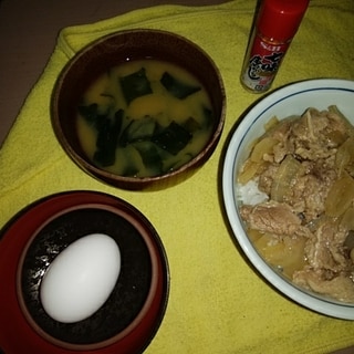牛丼セット(牛丼チェーン風)※味噌汁・卵付き